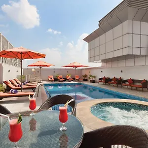 מלון Ramada By Wyndham Deira